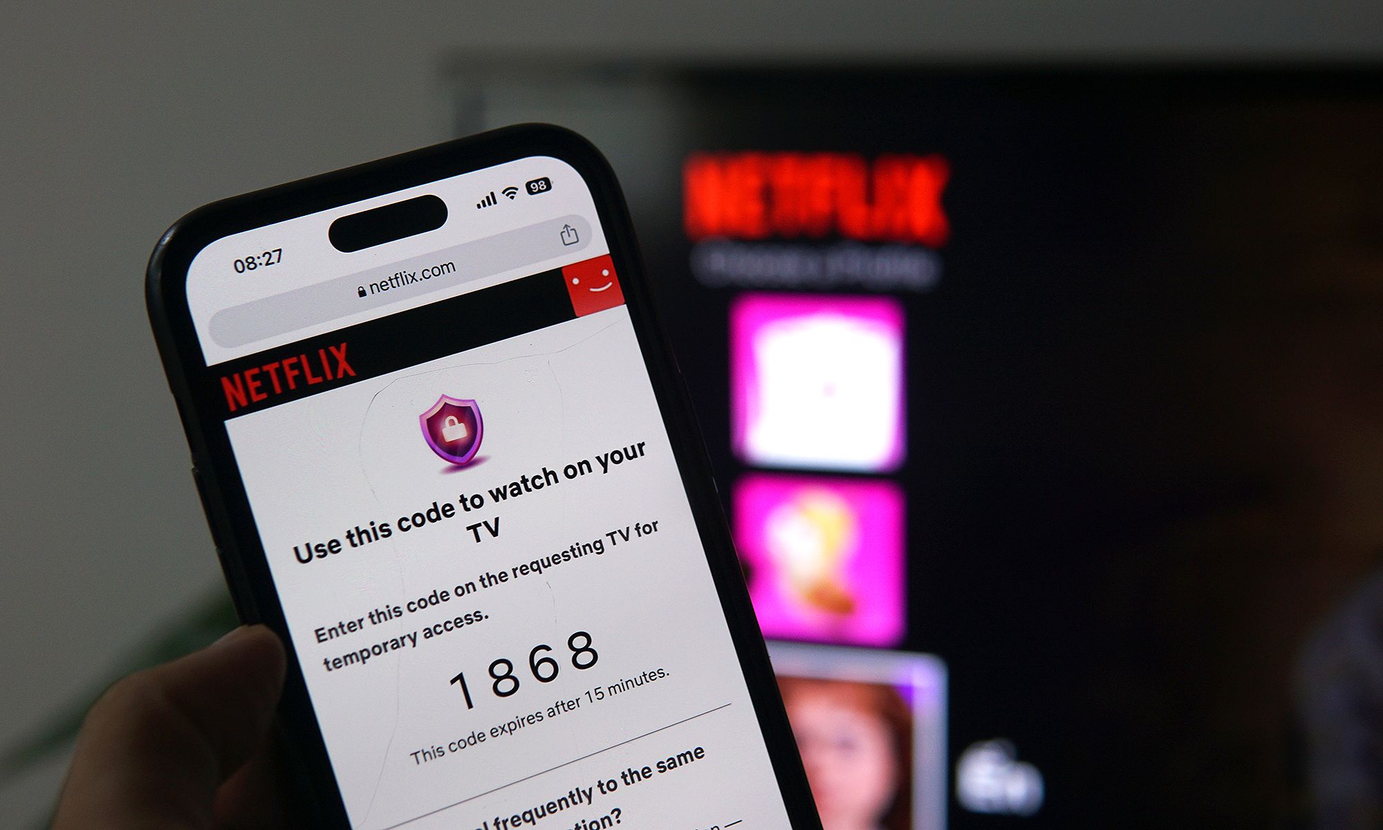 Code được Netflix gửi về email để xác thực chung hộ gia đình